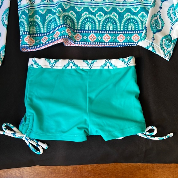 NWT CABANA LIFE GIRLS SWIM SET RASHGUARD 50 + UV PROTECTION Size 2T, 3T & 4T - Picture 2 of 6